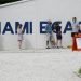 Una fila en un centro de votación en Miami Beach. | LYNNE SLADKY / AP