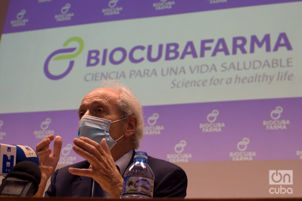 El Dr. Franco Cavalli, presidente de la ONG MediCuba Europa y un reconocido especialista en óncología, director del Instituto Oncológico del Sur de Suiza, durante una conferencia de prensa en La Habana, el 13 de noviembre de 2020. Foto: Otmaro Rodríguez.