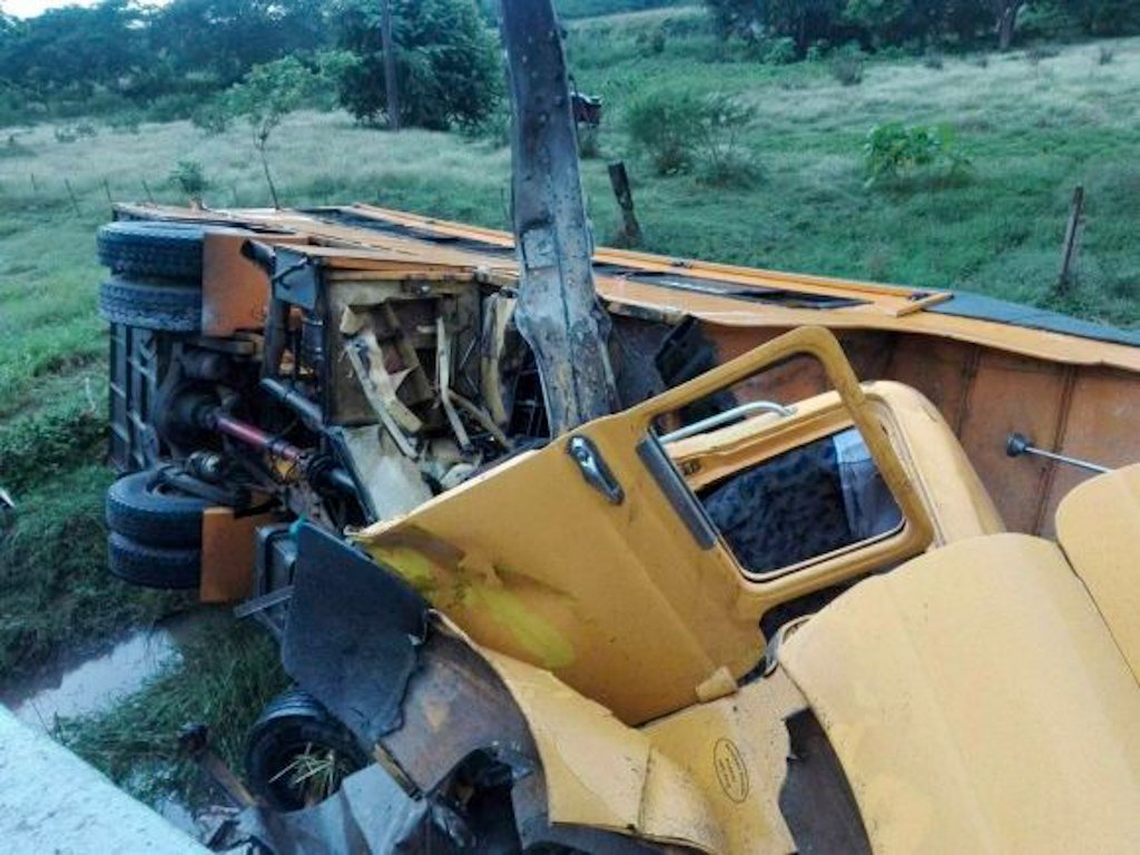 Accidente de tránsito municipio Sibanicú, de Camagüey. Foto: Juan Mendoza Medina/Facebook.