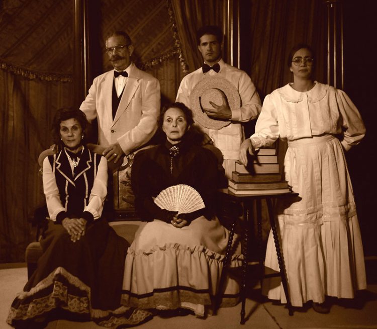 Actores de la obra "Bayamesa", del dramaturgo cubano Abel González Melo. Foto: cubaescena.cult.cu