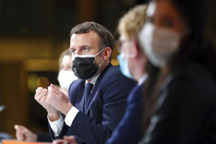 El presidente de Francia, Emmanuel Macron, ofrece un discurso durante la Convención Ciudadana sobre el Clima, en París, el lunes 14 de diciembre de 2020. foto: Thibault Camus/ Pool/AP.