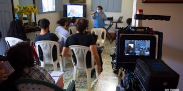 Taller del coworking audiovisual Varentierra, organizado por la productora WajirosFilms en su sede de La Habana, con jóvenes realizadores cubanos. Foto: Otmaro Rodríguez.