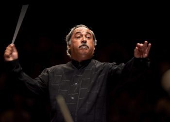 El maestro Enrique Pérez Mesa, director titular de la Orquesta Sinfónica Nacional de Cuba. Foto:  Desde Mi Beldevere.