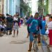 Personas en una calle de La Habana, el 1 de diciembre de 2020. Foto: Otmaro Rodríguez.