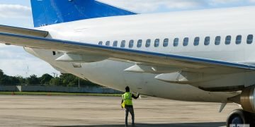 Llegada al Aeropuerto Internacional José Martí, de La Habana, de una donación de materiales sanitarios enviada por cubanos residentes en EE.UU., el 10 de diciembre de 2020. Foto: Otmaro Rodríguez.