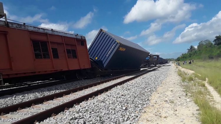 Descarrilamiento de un tren en mayo de 2019 que el gobierno cubano asegura fue resultado de un sabotaje organizado y financiado desde EE.UU. Foto: Cubadebate / Archivo.