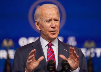 Biden habla sobre el empleo el viernes 4 de diciembre de 2020 en el teatro The Queen, en Wilmington, Delaware.  Foto: Andrew Harnik/AP.