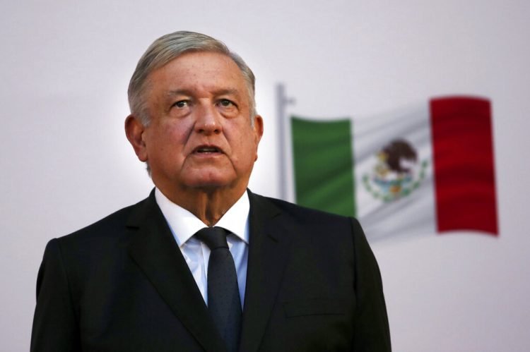 El presidente mexicano Andrés Manuel López Obrador asiste al festejo por el segundo aniversario de su triunfo electoral en el Palacio Nacional de la Ciudad de México. Foto: Marco Ugarte/AP.