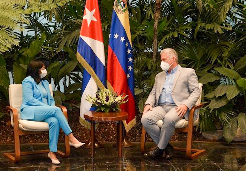 Encuentro del presidente cubano Miguel Díaz-Canel con Delsy Rodríguez, vicepresidenta de Venezuela, en La Habana, el sábado 16 de enero de 2021. Foto: Estudios Revolución vía Cubadebate.