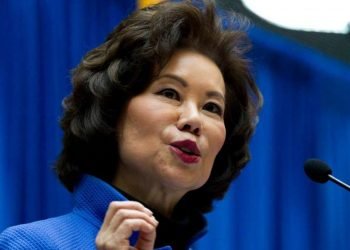 La secretaria de Transporte, Elaine Chao. Foto: Jose Luis Magana/AP.