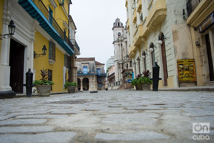 Calle Empedrado, en La Habana. Foto: Otmaro Rodríguez.