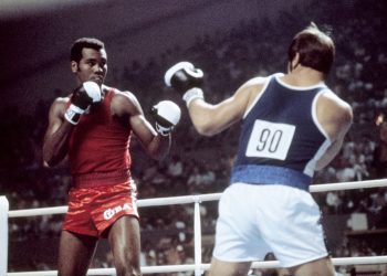 Stevenson peleando en Montreal vs. Pekka Ruokola (Finlandia). Foto: AIBA.