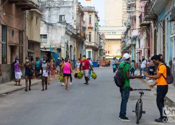 Una calle de Centro Habana. Foto: Otmaro Rodríguez.