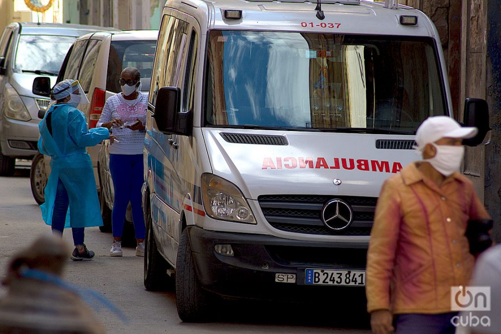 Personal sanitario en La Habana, durante el rebrote de la COVID-19 en los primeros meses de 2021. Foto: Otmaro Rodríguez.