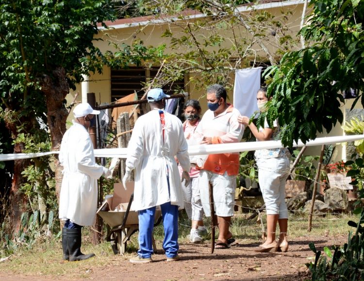 Viviendas en cuarentena en una comunidad de la Isla de la Juventud. Foto: acn.cu