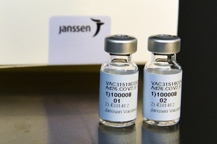 Esta fotografía de septiembre de 2020 distribuida por Johnson & Johnson muestra la vacuna contra el COVID-19 desarrollada por su filial Janssen. Foto: Cheryl Gerber/Johnson & Johnson/AP.