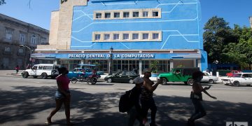 Palacio Central de Computación, en el entorno del Parque de la Fraternidad, en La Habana. Foto: Otmaro Rodríguez.