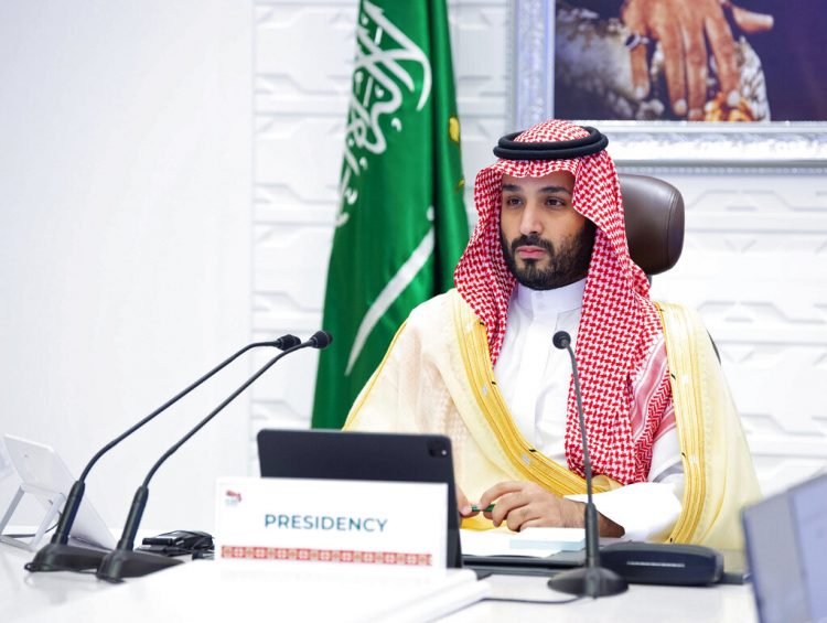 El príncipe heredero de Arabia Saudí, Mohamed bin Salman, participa en una cumbre virtual del G20, en Riad, Arabia Saudí. Foto: Bandar Aljaloud/Palacio Real Saudí vía AP, archivo.