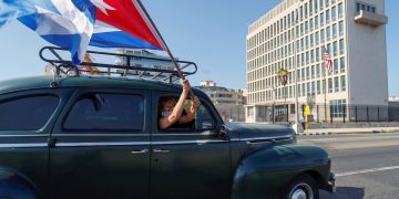 Caravana contra el embargo de Estados Unidos a Cuba, en La Habana, el 28 de marzo 2021. Foto: Yander Zamora / EFE/Archivo.
