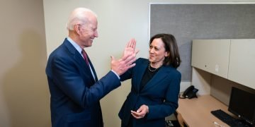 El presidente estadounidense Joe Biden con Kamala Harris durante la pasada campaña electoral. Foto: Campaña presidencial Biden-Harris / Archivo.