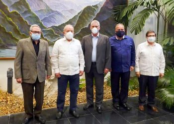 Raúl Castro, Lula da Silva, Miguel Díaz-Canel, Manuel Marrero y Bruno Rodríguez durante la visita del exmandatario brasileño a la Isla. Foto: @DiazCanelB/Twitter.
