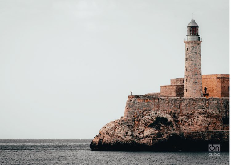 El faro del Castillo de los Tres Reyes del Morro, a la entrada de la bahía de La Habana. Foto: Randdy Fundora