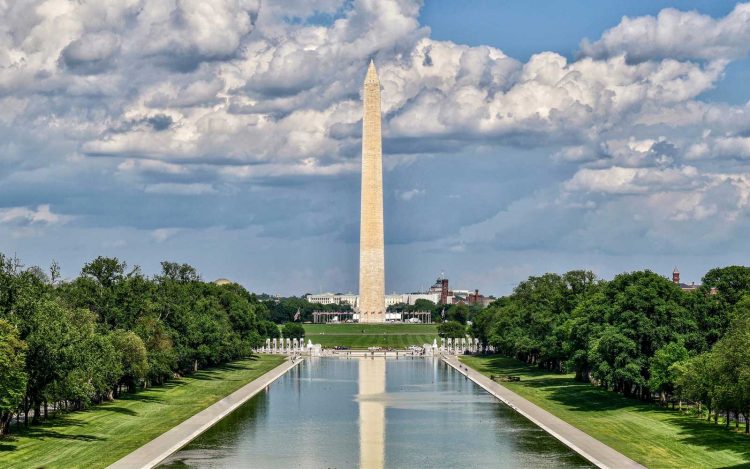 El Elipse en Washington DC frente a la Casa Blanca, monumento a George Washington. | Foto: Michel Suesse / Getty