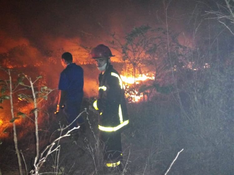 Imagen de archivo de un incendio en la provincia cubana de Matanzas. Foto: Pefil de Facebook del periódico Girón / Archivo.