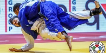 El cubano Orlando Polanco (de azul) en un combate de judo. Foto: ijf.org / Archivo.