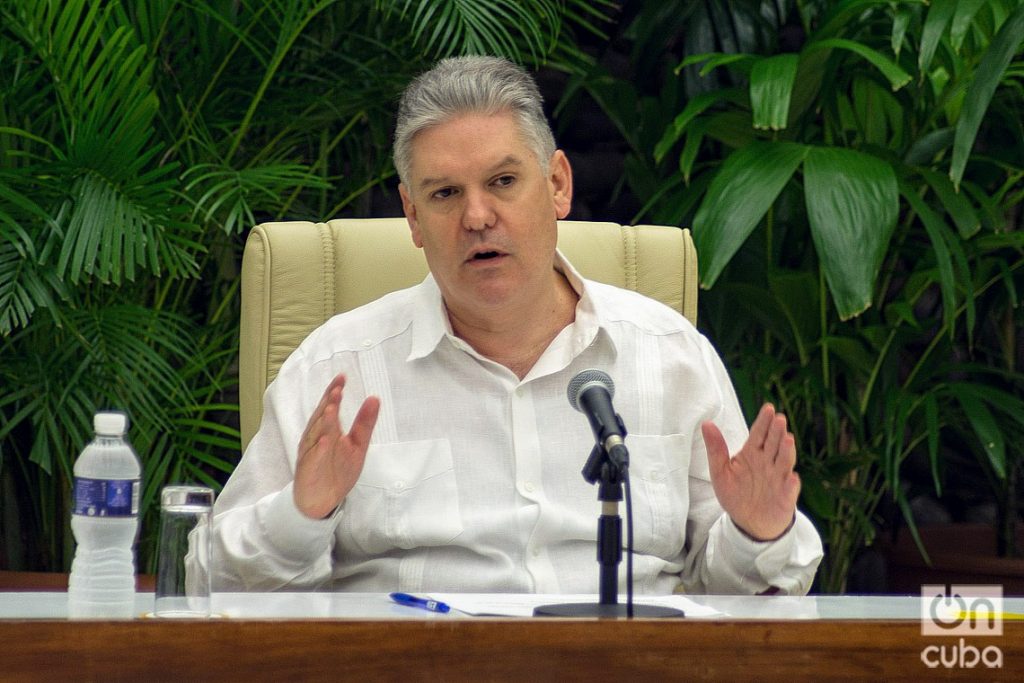 El viceprimer ministro cubano y titular de Economía de Cuba, Alejandro Gil. Foto: Otmaro Rodríguez.