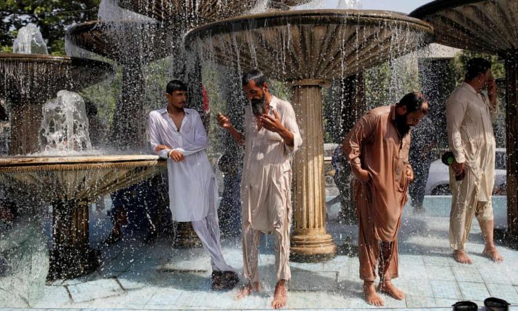Karachi, Pakistán, una de las ciudades de mayor calor en el mundo. Foto: The Guardian.