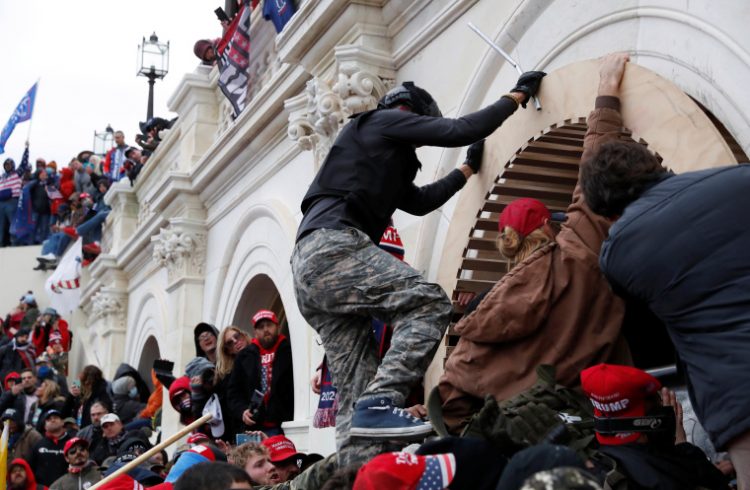 El asalto al Capitolio por simpatizantes de Trump el 6 de enero de 2021. Foto: Reuters.