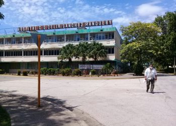 Hospital “Celia Sánchez Manduley”, en la ciudad de Manzanillo, en el oriente cubano. Foto: Radio Granma / Archivo.