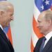 Foto de archivo de un encuentro entre los presidentes Joe Biden, de EE.UU., y Vladimír Putin, de Rusia, cuando Biden era vicepresidente de Barack Obama. Foto: Sputnik / Archivo.