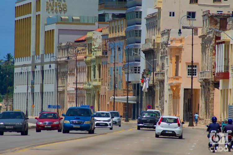 Calle Malecón, La Habana. Foto: Otmaro Rodríguez.