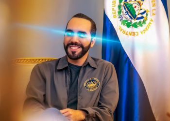 El presidente de El Salvador luce ojos de láser en su cuenta oficial de Twitter, un gesto ampliamente extendido en la comunidad de bitcoiners. Foto: @nayibbukele/Twitter.