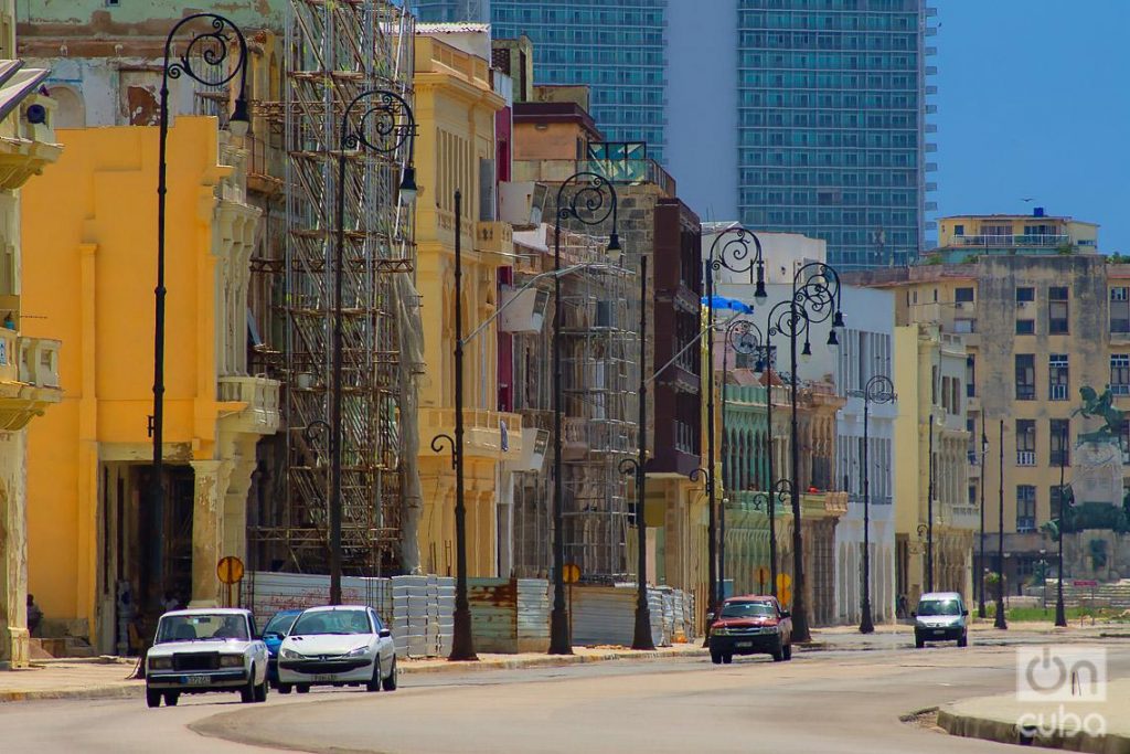 Avenida Malecón, en La Habana. Foto: Otmaro Rodríguez.