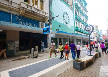 La joyería Letrán Isaac Barquet, hoy local de juegos electrónicos, en el boulevard de San Rafael, en La Habana. Foto: Otmaro Rodríguez.