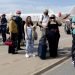 Varios pasajeros desembarcan en el aeropuerto de Castellón, en España, en el primer vuelo procedente de Londres tras la reanudación de la conexión interrumpida por la pandemia, el 1 de junio de 2021. Foto: Domenech Castelló / EFE.