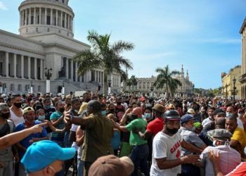 Protestas frente al Capitolio de La Habana el 11 de julio de 2021. Foto: Getty Images vía BBC / Archivo.