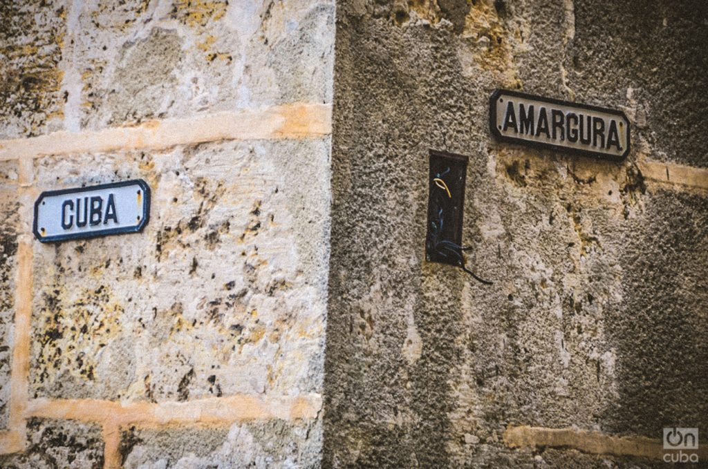 Detail of the intersections of Cuba and Amargura streets, in Old Havana. Photo: Kaloian Santos