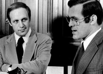 Dick Cheney, a la izquierda, junto a Donald Rumsfeld, cuando trabajaban en la administración de Gerald Ford, en 1975. Foto: Harvey Georges / AP / Archivo.