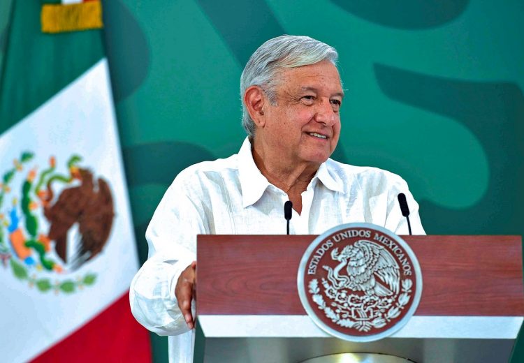 Fotografía cedida por la presidencia de México, del presidente Andrés Manuel López Obrador durante su conferencia matutina, en el estado de Veracruz, el lunes 26 de julio de 2021. Foto: Presidencia de México / EFE.