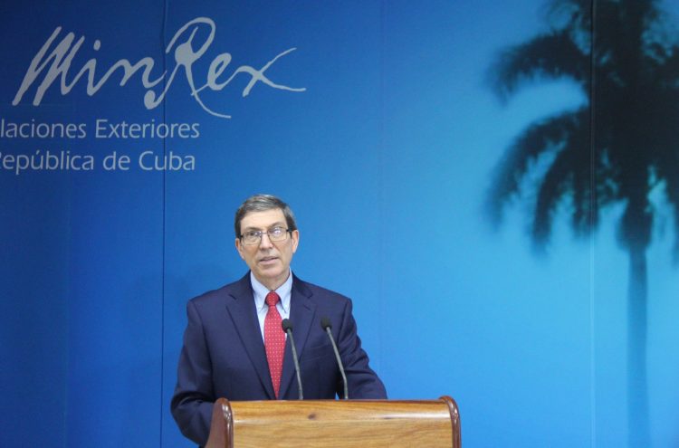 El canciller cubano Bruno Rodríguez, durante una conferencia de prensa en la sede de la cancillería en La Habana. Foto: Cancillería de Cuba / Twitter / Archivo.