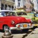 Carros en La Habana Vieja. Foto: tomada de Pinterest.