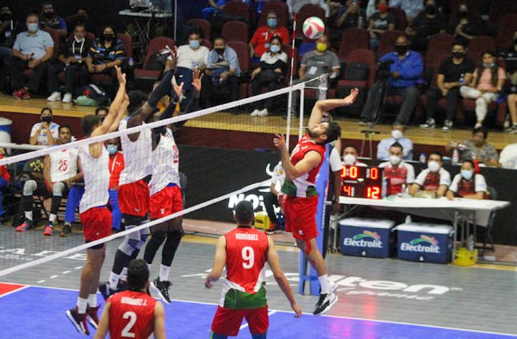 Disputa del bronce del Campeonta Norceca de voelibol masculino, entre Cuba y México. Foto: Edgar Montelongo / Jit.