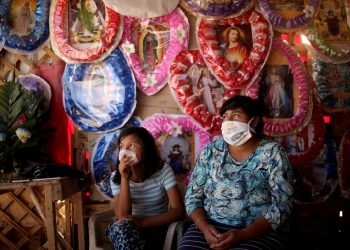 Una vendedora popular y su hija en Ciudad México. Foto: Business Insider.