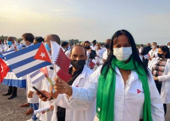 Médicos cubanos que regresan de Qatar. Foto: Minsap.
