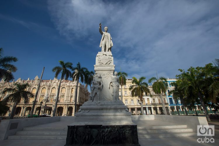 La primera estatua de José Martí erigida en Cuba fue la del Parque Central, La Habana, Cuba. Foto: Otmaro Rodríguez