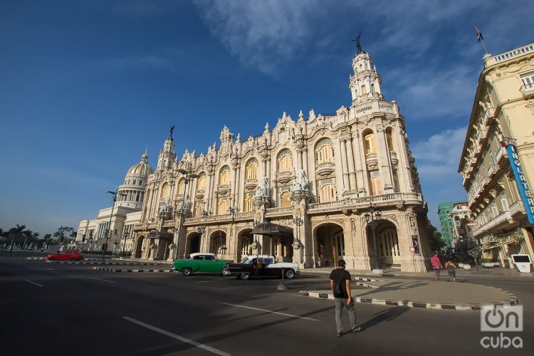 Gran Teatro de la Habana “Alicia Alonso”, ubicado en los alrededores del Parque Central de La Habana, Cuba. Foto: Otmaro Rodríguez